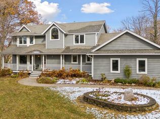7390 Farmhill Dr, Mound, MN 55364
