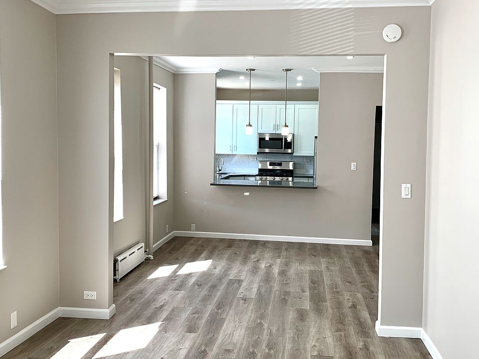 1st image of 4105 35th Ave APT 1R
