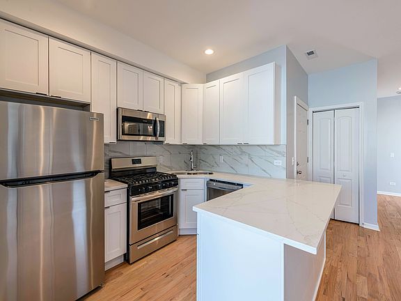 4th image of 1020 W Ainslie St APT 3