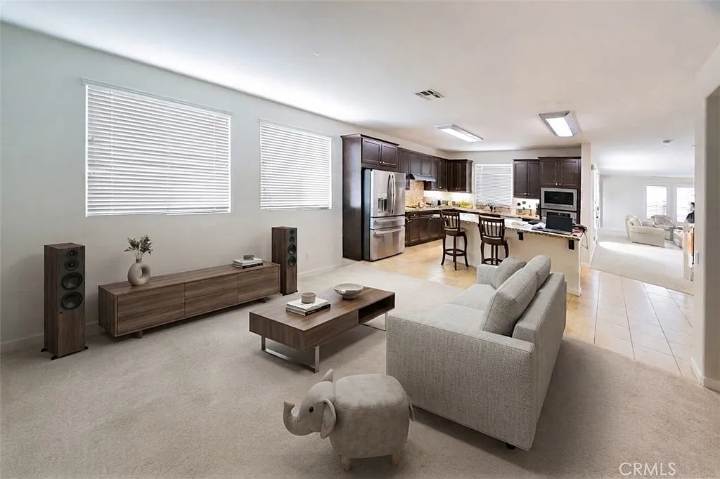 4 bed, 2.5 bath, 2581 sqft, $4,300 — Photo 4