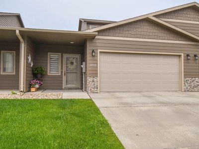 2568 E Meadowside Pl, Sioux Falls, SD, 57108
