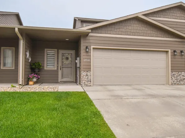 2568 E Meadowside Pl, Sioux Falls, SD 57108