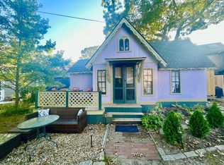 1 Pease Ave, Oak Bluffs, MA 02557