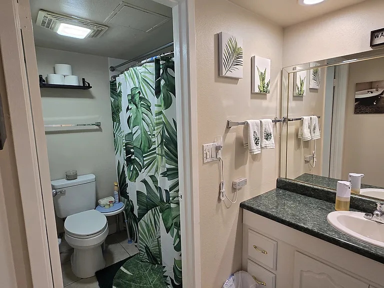 450 W 7th St #1004 — Photo 9