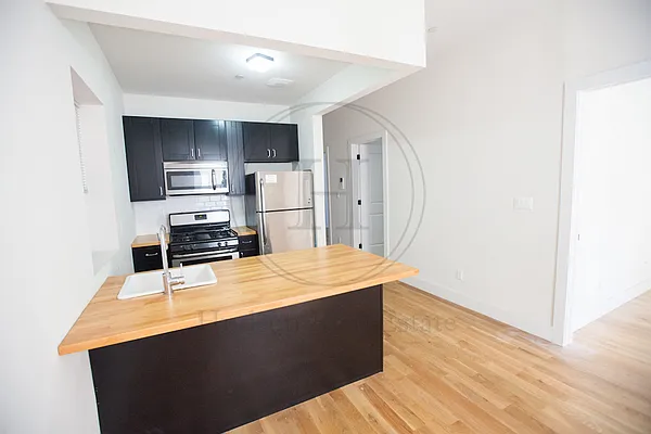 Rented by Hudson Real Estate International LLC | media 1