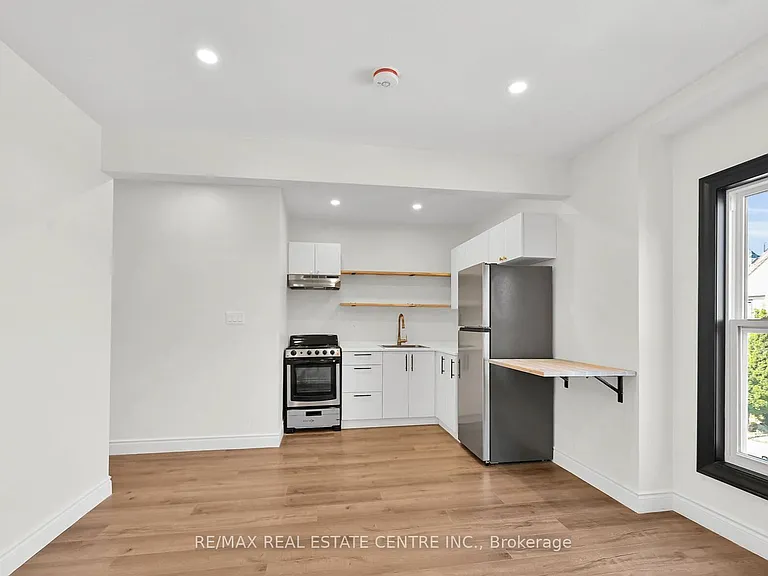 68 Kinrade Ave — Photo 3