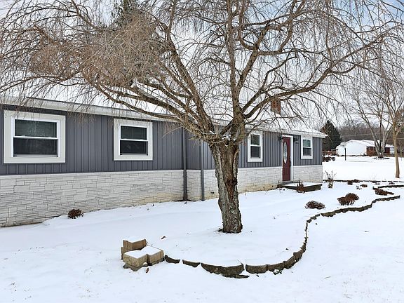 3rd image of 7380 Lewis Center Rd