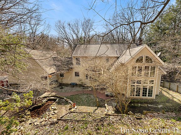 3rd image of 309 Stickney Ridge Rd
