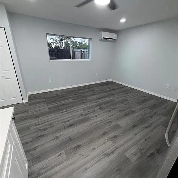 500 Montana Ave — Photo 11