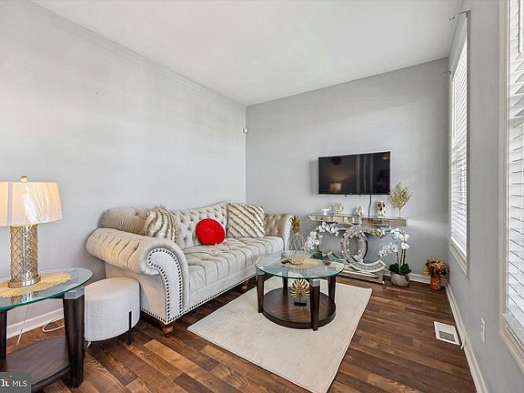 5th image of 12 George St