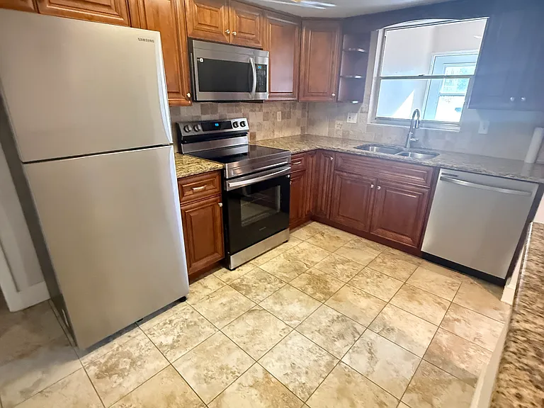 4501 Overlook Dr NE #A — Photo 2