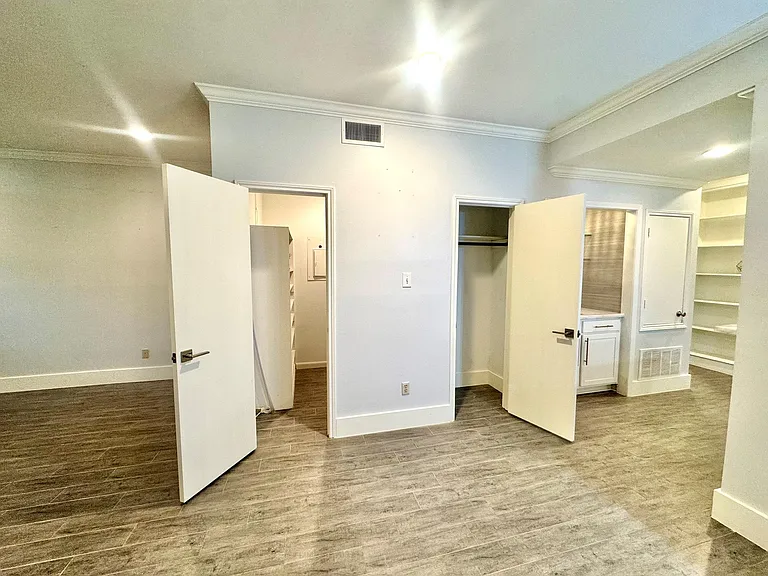 2323 Bering Dr #2 — Photo 21