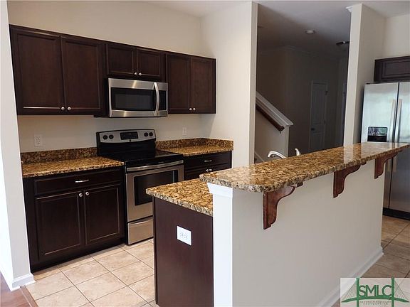 5th image of 525 Cantle Dr