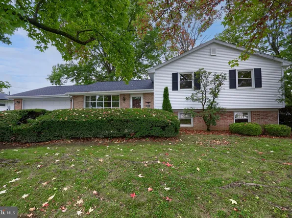 510 W Conestoga St, New Holland, PA 17557