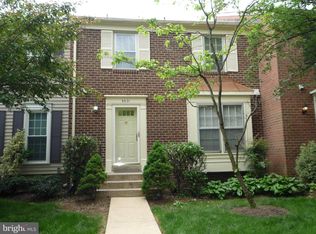 9621 Scotch Haven Dr, Vienna, VA 22181