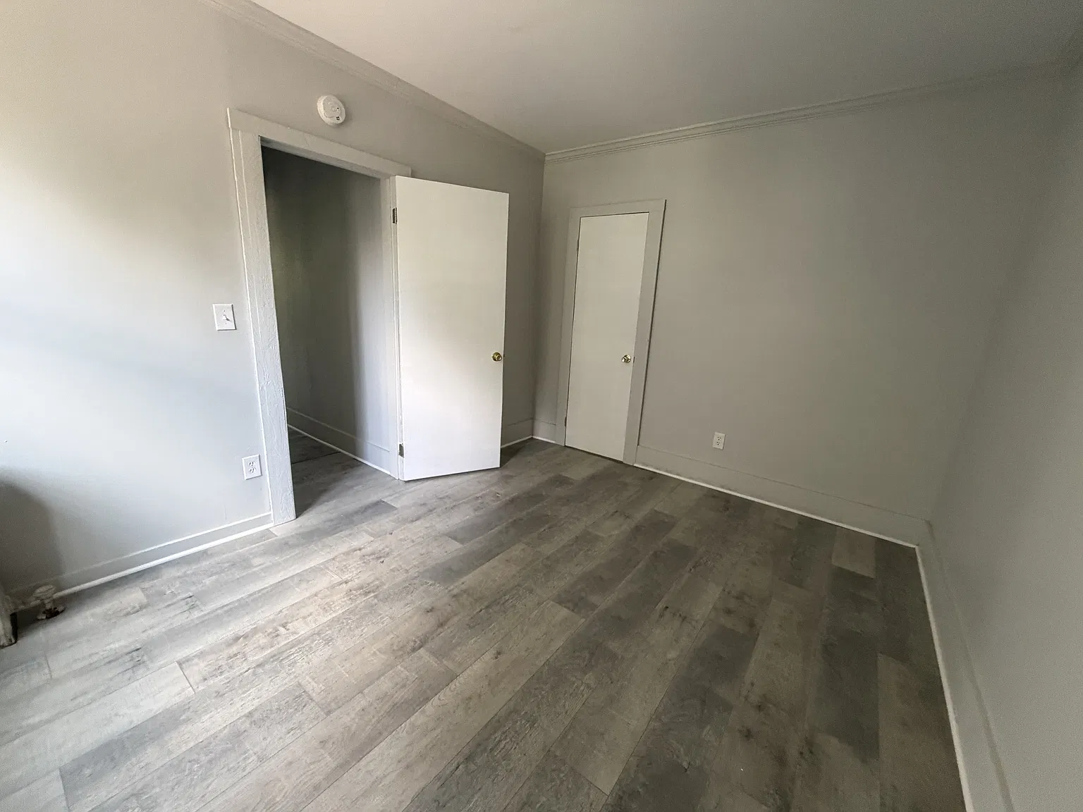 884 Bay Street - 8 — Photo 2