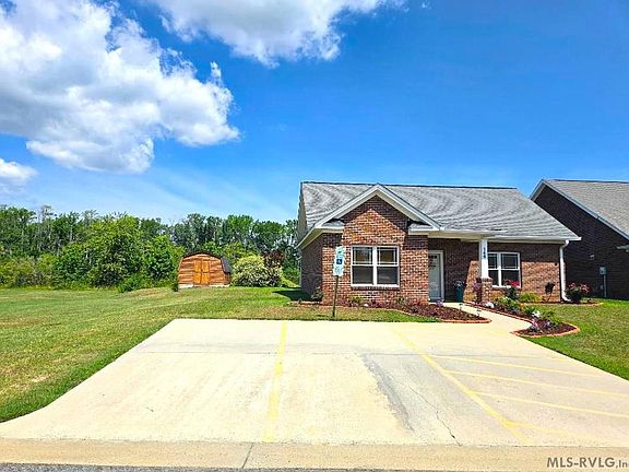4th image of 131&133 Savannah Cir N