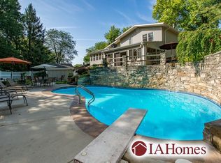3130 Alleghany Dr NE, Cedar Rapids, IA 52402