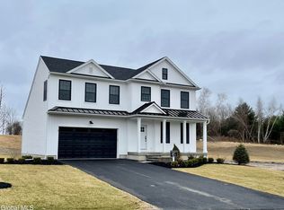 4 Windrow Way, Mechanicville, NY 12118