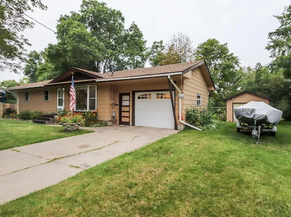 709 2nd St S, Sauk Rapids, MN 56379