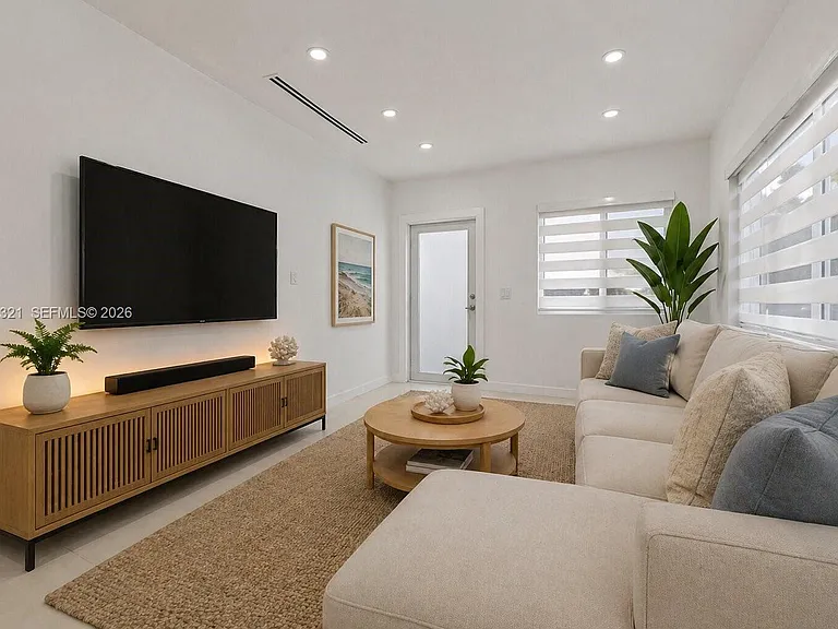 13185 Emerald Dr #2 — Photo 5