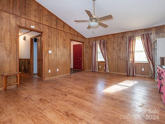 2nd image of 4629 Greenwood Dr
