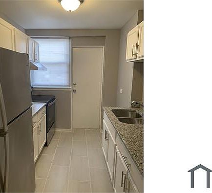 3rd image of 7145 S Cyril Ave APT 9D