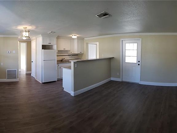 4th image of 2612 46th Ave N