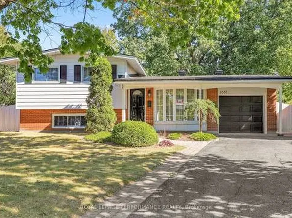 2337 Samuel Dr, Ottawa, ON K1G 3C3