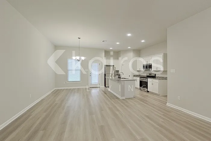 3 bed, 2.0 bath, 1629 sqft, $1,945 — Photo 3