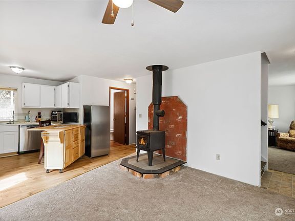 4th image of 12925 Cedar Avenue NW