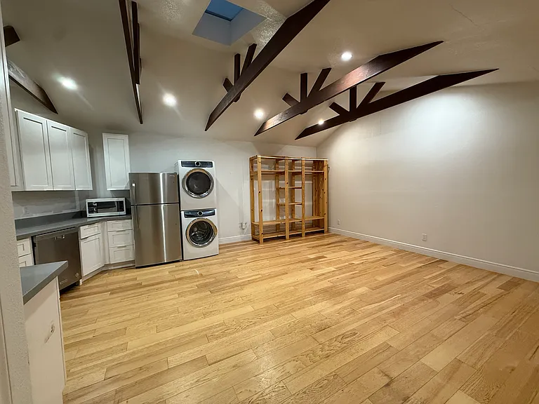 45 Grand Blvd #B — Photo 3