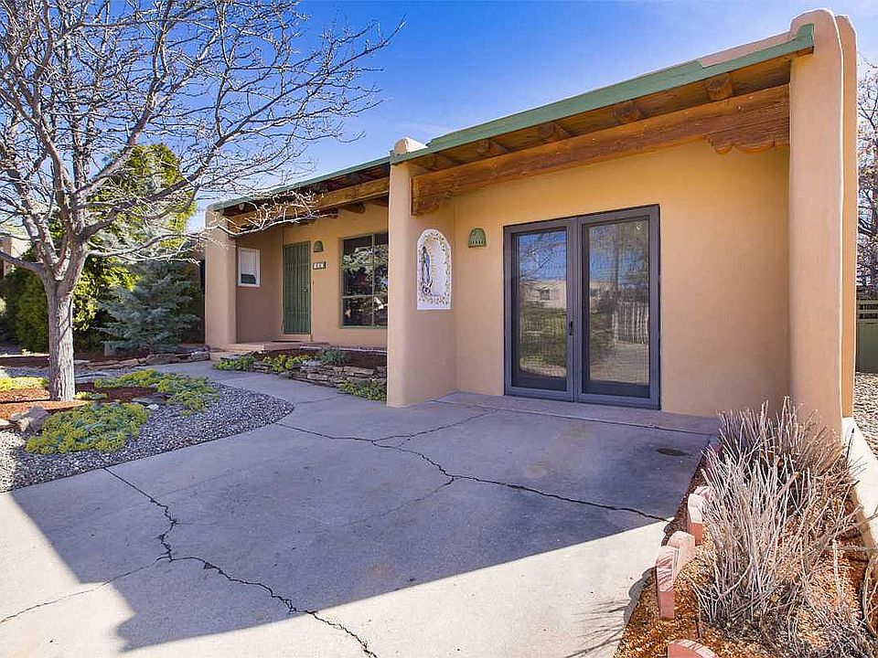 1st image of 207 Sombrio Dr