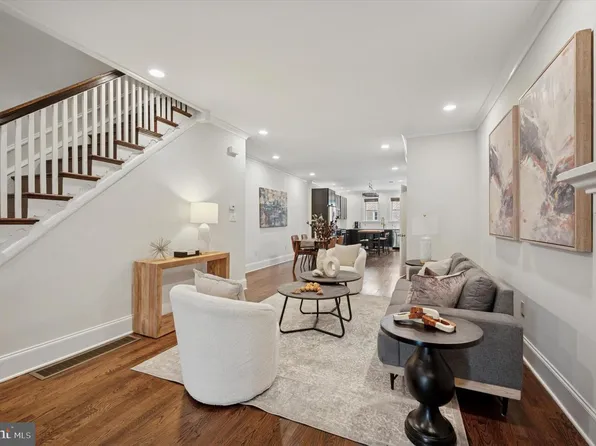 4935 Pine St, Philadelphia, PA 19143