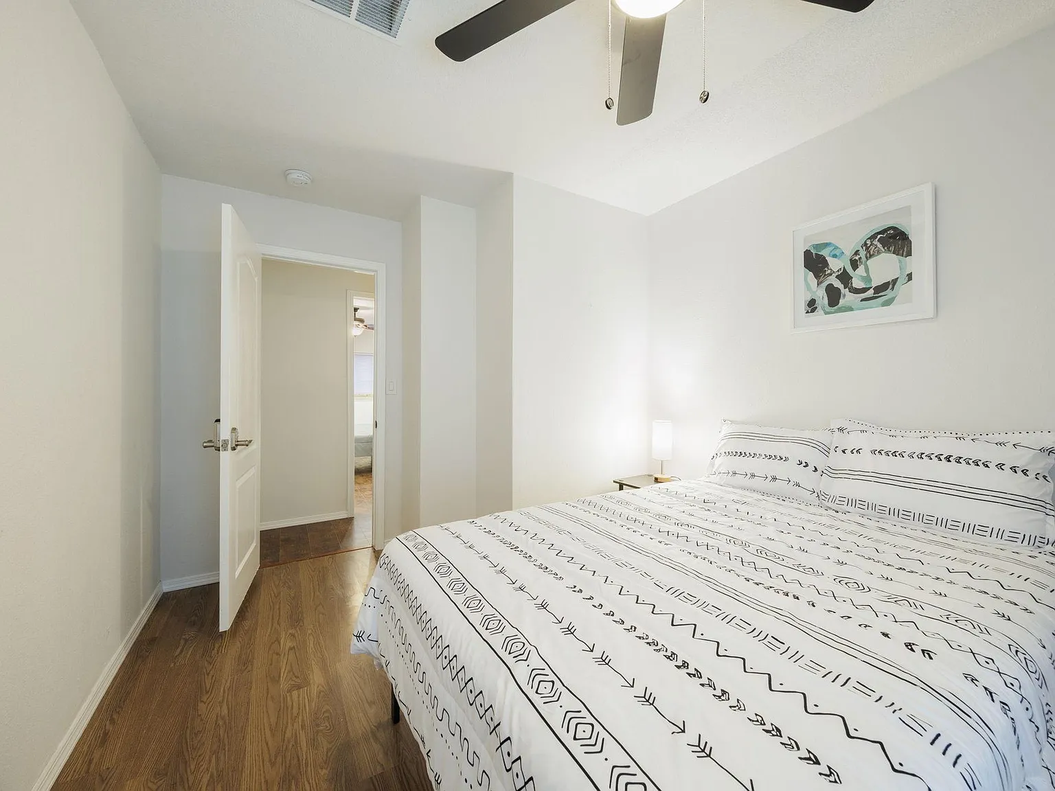 4 bed, 3.0 bath, 3040 sqft, $724 — Photo 2