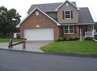 1324 Deerfield Ln, W Leechburg, PA 15656
