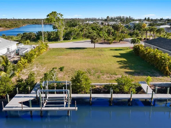 3801 Galt Island Ave, Saint James City, FL 33956