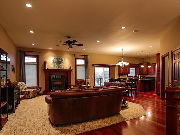 3rd image of 250 White Pine Cir
