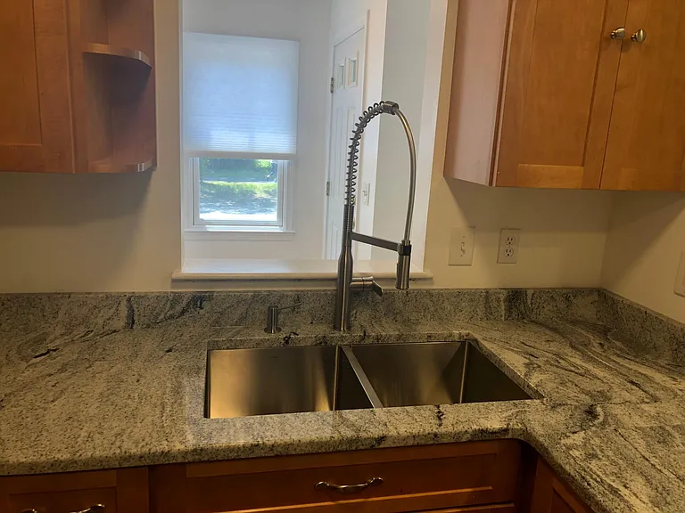 18 Russell Pl — Photo 12