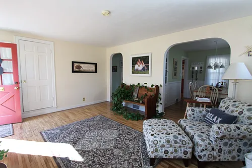 2012 W Petty Rd Photo 1