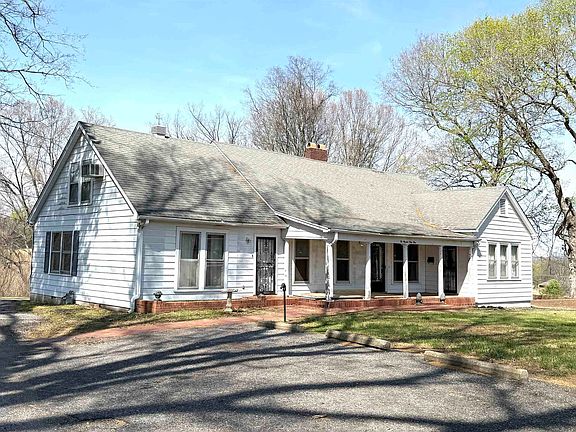 3rd image of 243 E End St