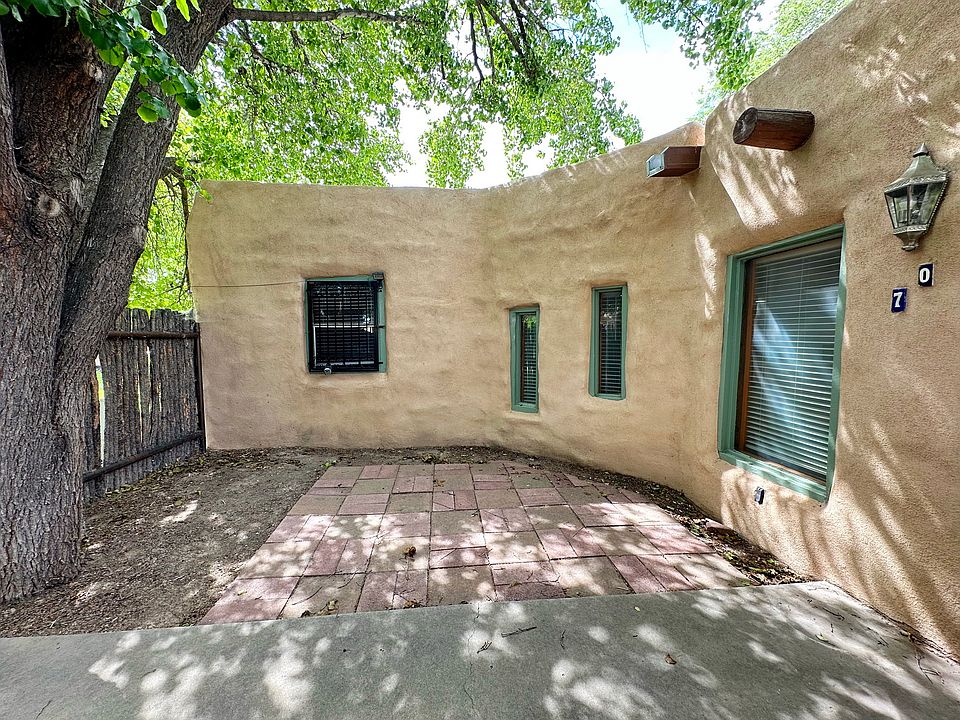 FrontCourtyrdFacingWest_07092024