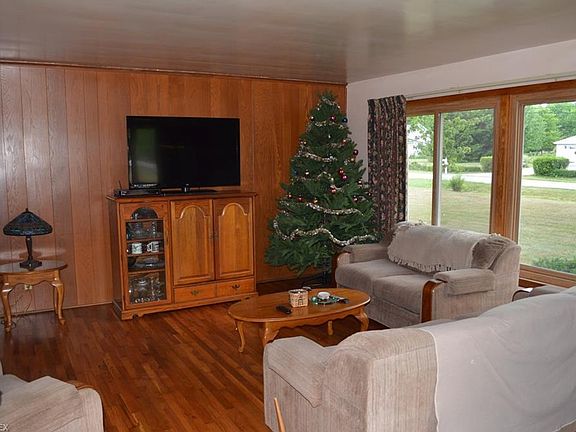 2nd image of 10721 Crestwood Dr