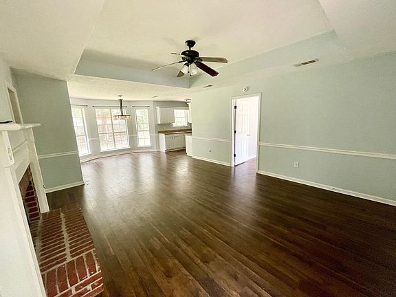 3rd image of 129 Bellegrove Cir