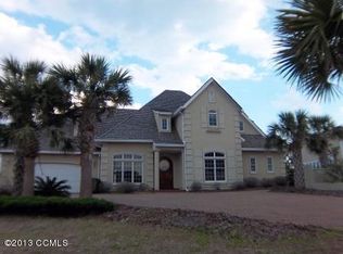 10211 Sea Mist Dr W, Emerald Isle, NC 28594