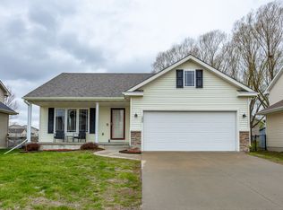 1526 94th St, West Des Moines, IA 50266