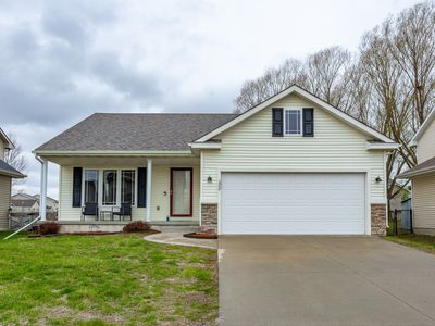 1526 94th St, West Des Moines, IA, 50266
