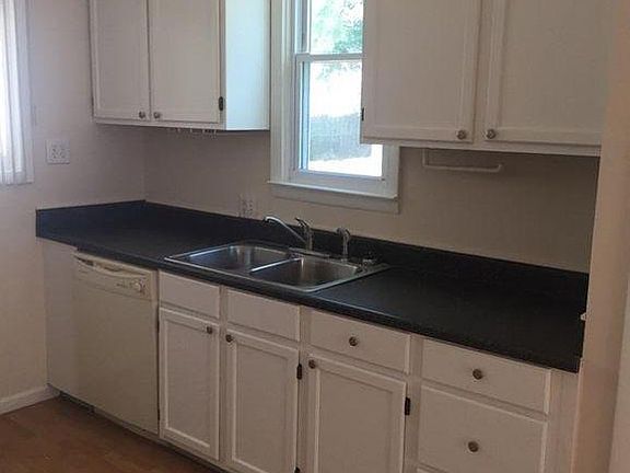 3rd image of 3340 Osler Ave