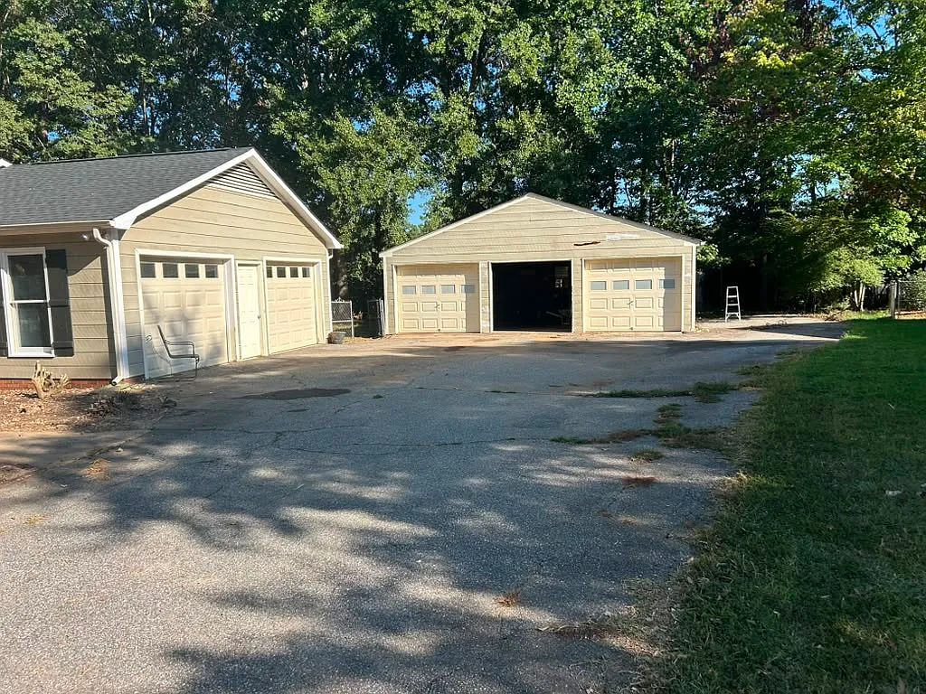 3 bed, 1708 sqft, $2,200 — Photo 4