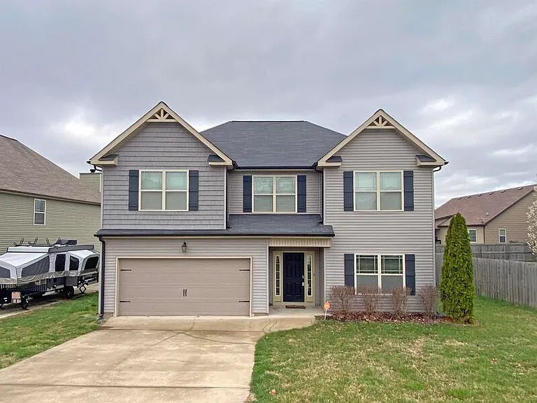 3338 N Henderson Way — Photo 1